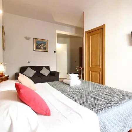 شقة Flat In Location In روما